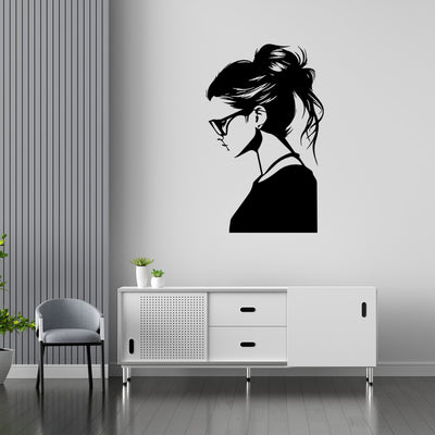 Modern Girl Metal Wall Art – A Statement of Elegance & Confidence